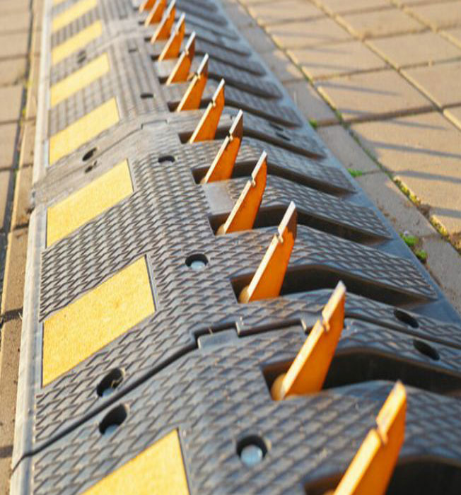 11-road-spikes Road Spikes - Image 1